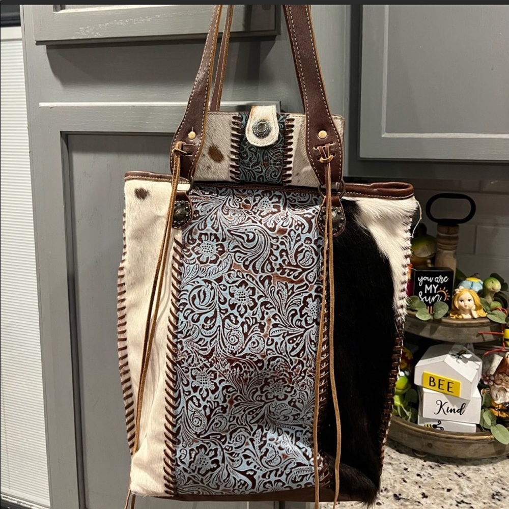 Myra Bag Tote